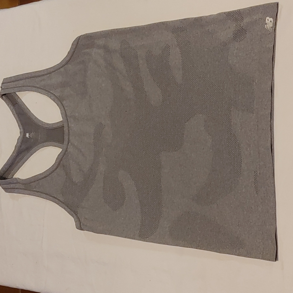 New Balance Athletic Workout Tank Top Size Large Grey Camo NWOT